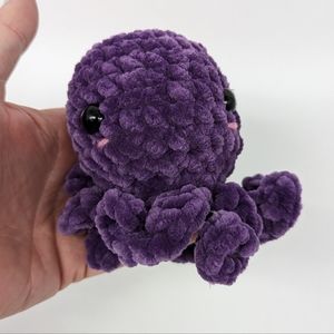 Super cute! Curly leged crochet octopus